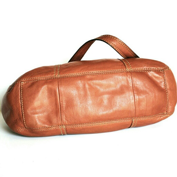 Tignanello buckle accent salmon orange leather shoulder bag/hand bag - Picture 6 of 8